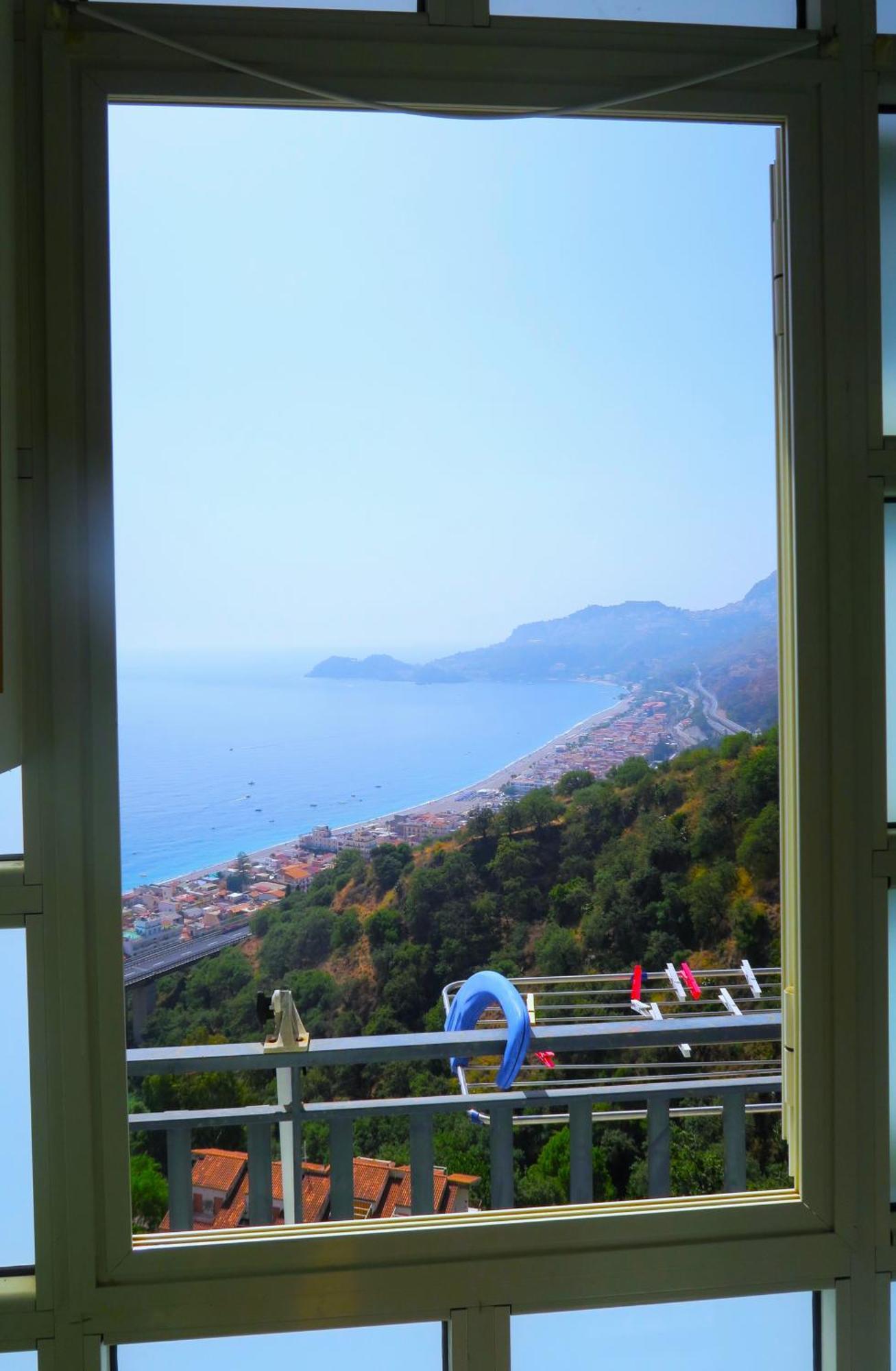 Collina Del Sole Apartment Letojanni Bagian luar foto