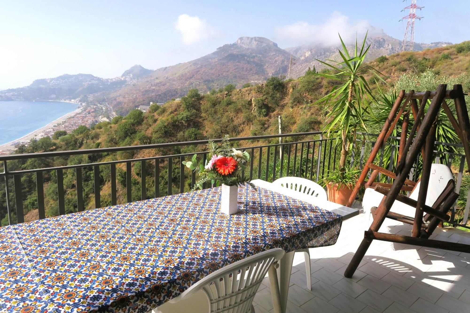Collina Del Sole Apartment Letojanni Bagian luar foto